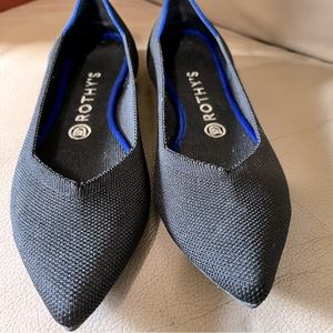 Rothy’s black shoes